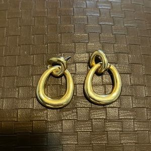 Gold color pierce earrings